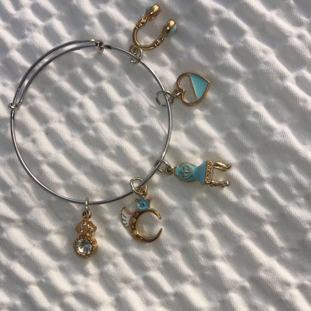 Hand designed charm bracelets - Picture 5 of 8